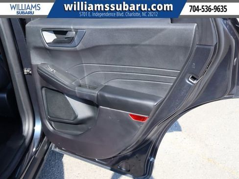 Used 2022 Ford Escape SE w/ SE Sport Appearance Package FWD image 35