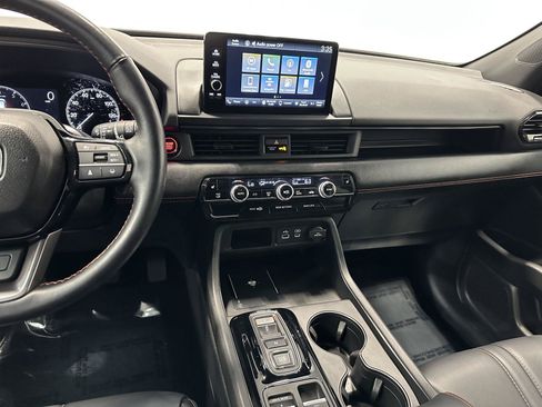 Certified 2025 Honda Pilot TrailSport image 24