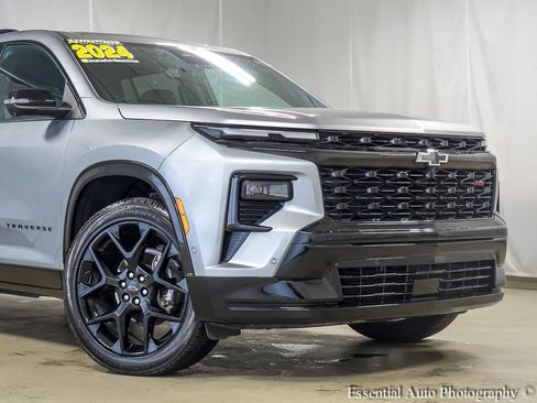 Used 2024 Chevrolet Traverse RS w/ LPO, Floor Liner Package AWD/4WD image 3