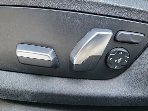 Used 2023 BMW 530i image 17