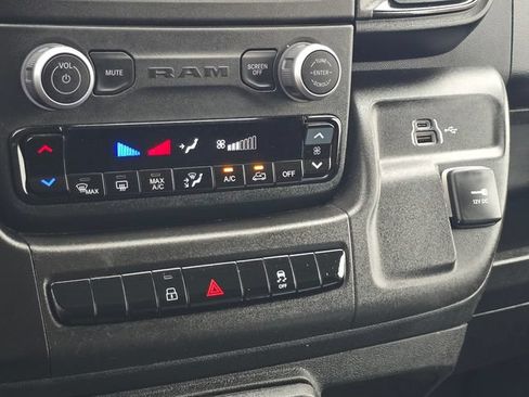Used 2025 RAM ProMaster 2500 w/ Convenience Group FWD image 19