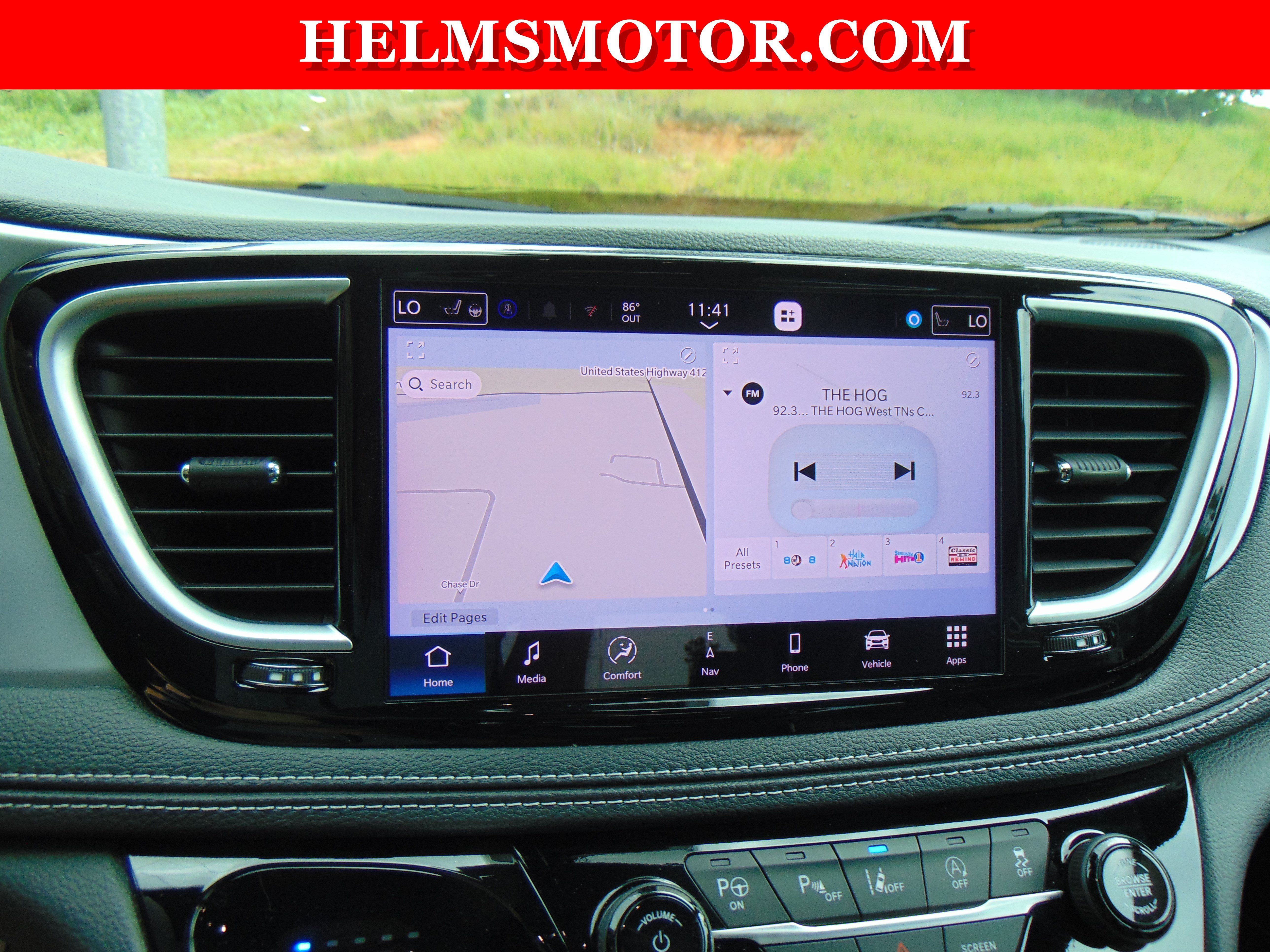 Certified 2025 Chrysler Pacifica Limited FWD image 24