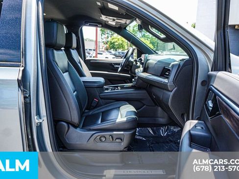 Used 2025 Chevrolet Suburban Z71 AWD/4WD image 25