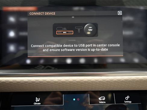 Used 2020 Land Rover Range Rover Velar R-Dynamic S AWD/4WD image 31