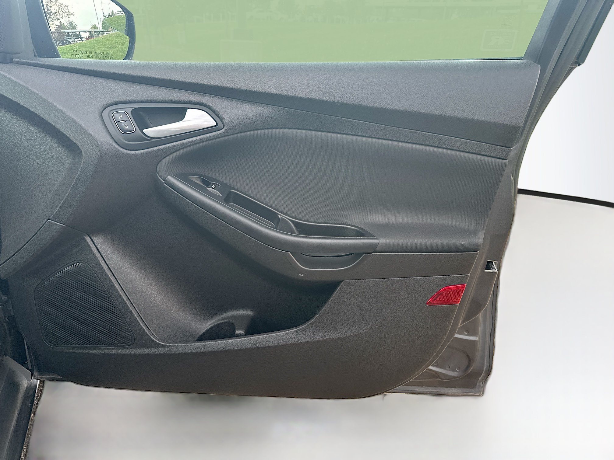 Used 2017 Ford Focus SE FWD image 28