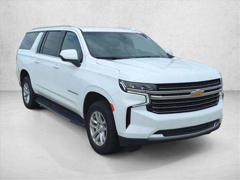 Used 2021 Chevrolet Suburban LT RWD image 3