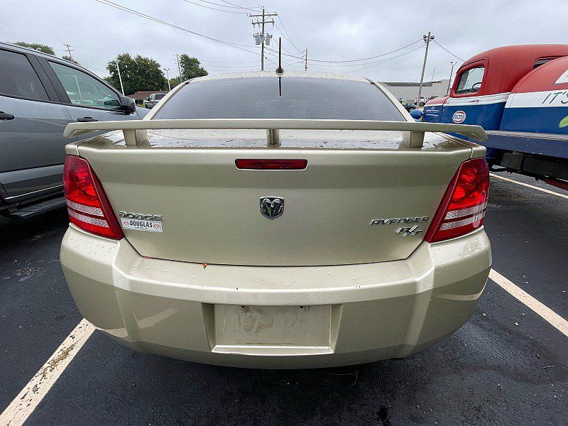 Used 2010 Dodge Avenger R/T FWD image 4