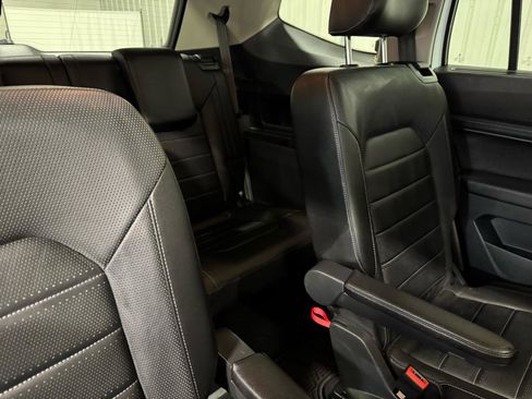 Used 2018 Volkswagen Atlas SEL Premium image 12