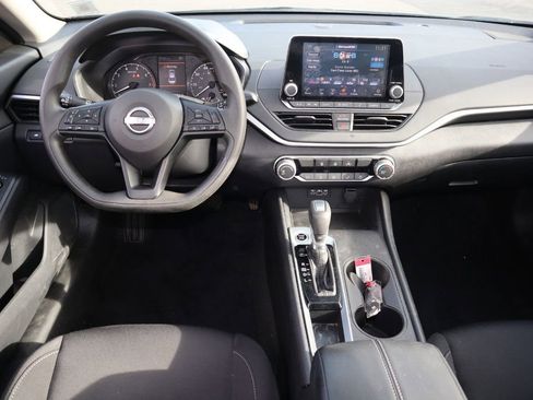 Certified 2025 Nissan Altima 2.5 S image 14