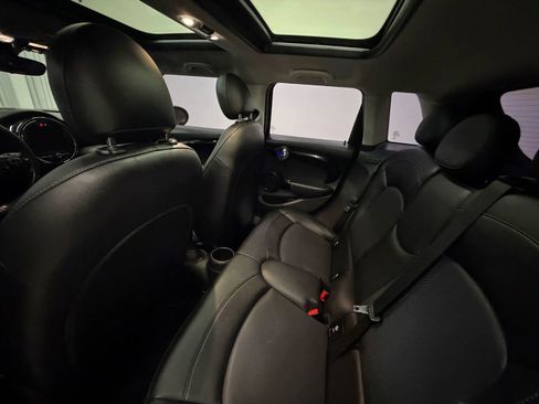 Used 2021 MINI Cooper 4-Door Hardtop image 16