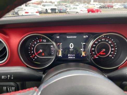 Used 2021 Jeep Wrangler Unlimited Rubicon w/ Xtreme Recon 35" Tire Package image 32