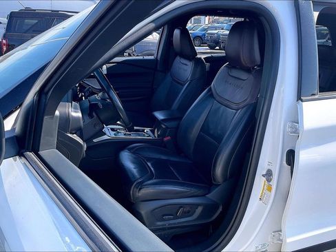 Certified 2023 Ford Explorer Platinum w/ Technology Package image 22