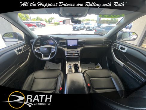 Used 2023 Ford Explorer XLT w/ Equipment Group 202A AWD/4WD image 18