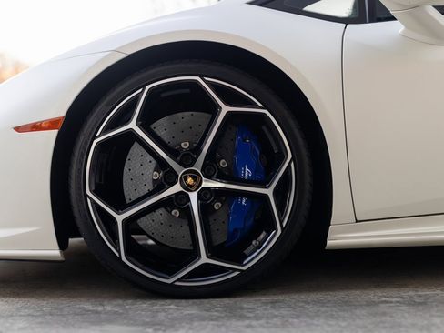 Used 2020 Lamborghini Huracan EVO image 8