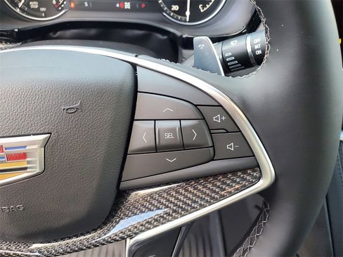 New 2025 Cadillac XT5 Sportv w/ LPO, Floor Liner Package image 15