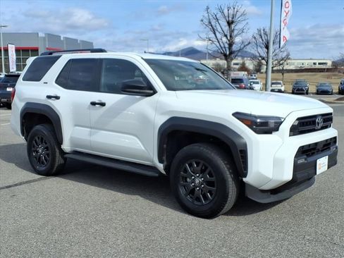Certified 2025 Toyota 4Runner SR5 image 2