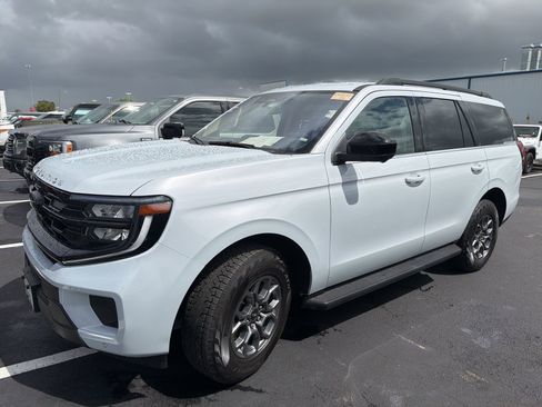 Used 2025 Ford Expedition Active image 6