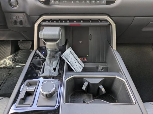 New 2026 Toyota Tundra Limited AWD/4WD image 18