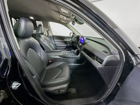 Used 2025 Toyota Grand Highlander FWD image 34