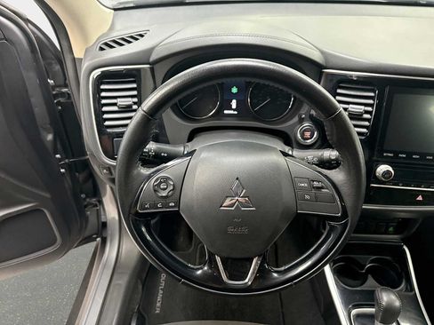 Used 2020 Mitsubishi Outlander SE AWD/4WD image 11