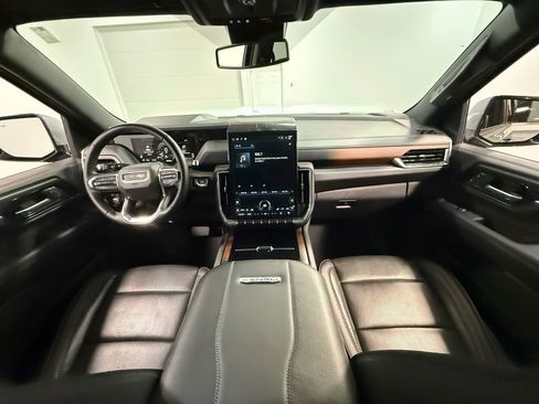 Used 2025 GMC Yukon XL Denali AWD/4WD image 71