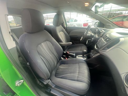 Used 2016 Chevrolet Sonic LT w/ Fun and Sun Package image 27