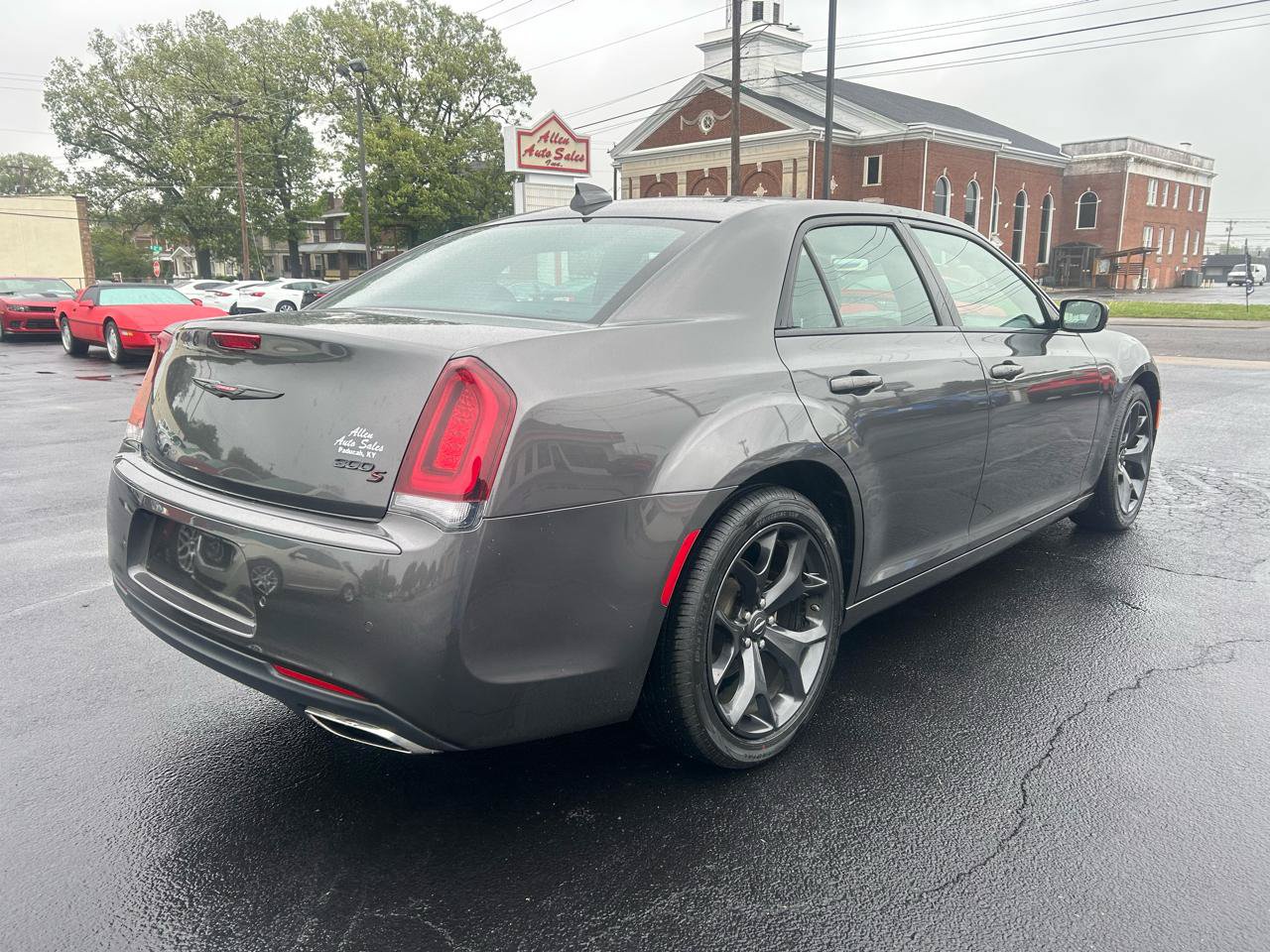 Used 2023 Chrysler 300 S RWD image 5