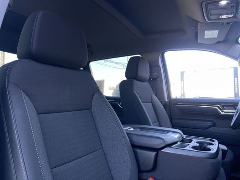 Used 2024 GMC Sierra 1500 Elevation image 27