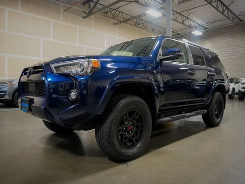 Used 2021 Toyota 4Runner SR5 Premium w/ Moonroof Package AWD/4WD image 2