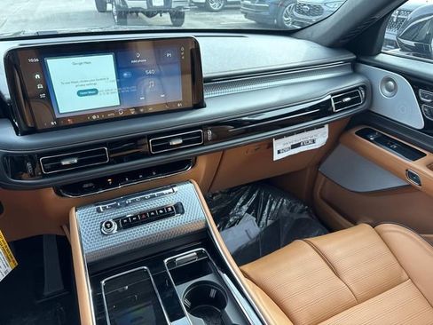 New 2026 Lincoln Aviator Black Label w/ Dynamic Handling Package AWD/4WD image 15