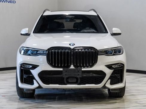 Used 2021 BMW X7 M50i w/ Dynamic Handling Package AWD/4WD image 9