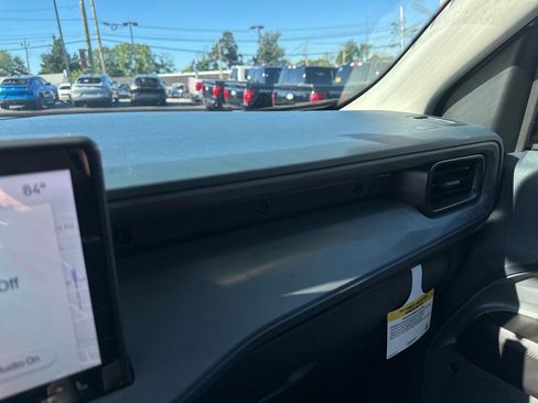 New 2025 Ford Maverick Lariat w/ Black Appearance Package image 25