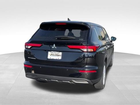 Used 2024 Mitsubishi Outlander ES AWD/4WD image 6