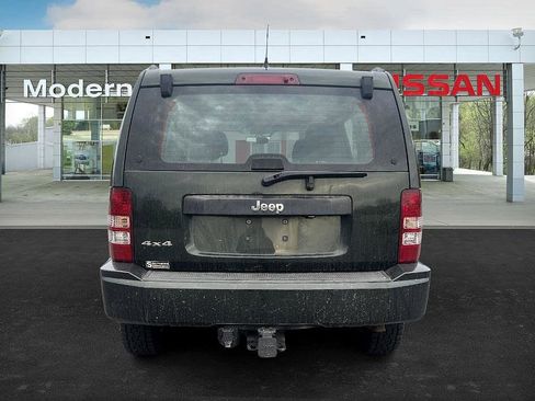 Used 2011 Jeep Liberty Sport image 4