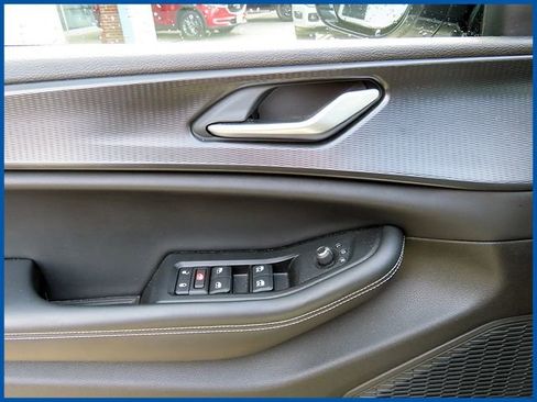 Used 2023 Jeep Grand Cherokee Altitude image 12