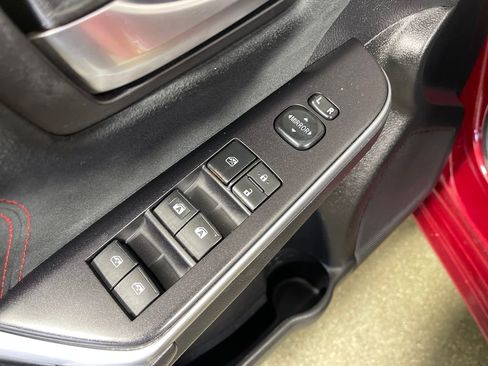 Used 2016 Toyota Camry XSE image 16