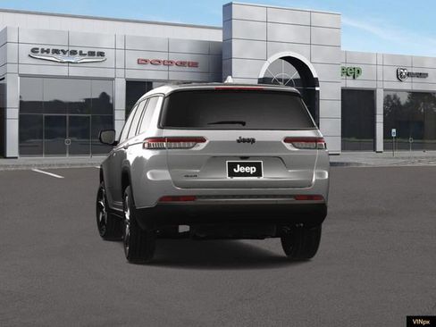 Used 2024 Jeep Grand Cherokee L Altitude AWD/4WD image 13