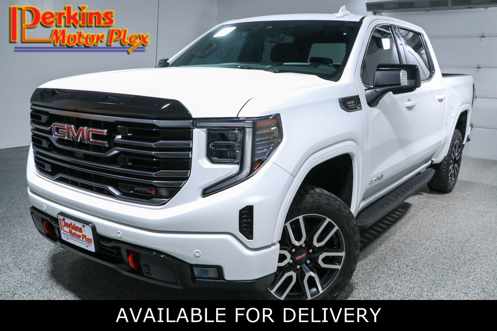 Used 2025 GMC Sierra 1500 AT4 w/ AT4 Premium Package AWD/4WD image 1