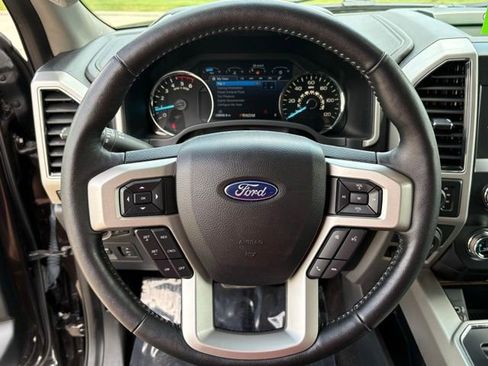 Used 2019 Ford F150 Lariat w/ Equipment Group 502A Luxury AWD/4WD image 15