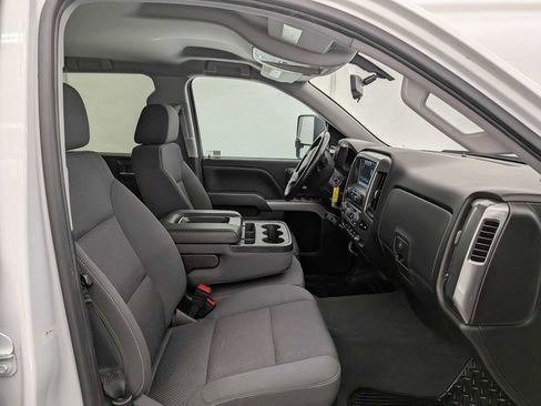 Used 2018 Chevrolet Silverado 1500 LT w/ All Star Edition image 24