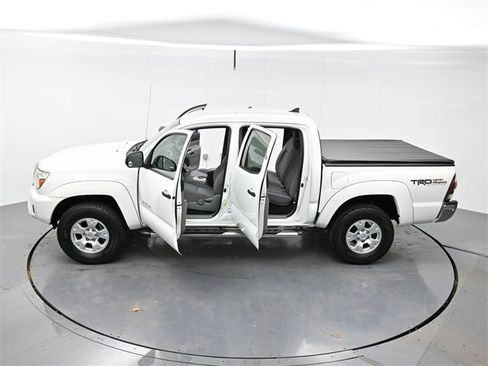 Used 2012 Toyota Tacoma PreRunner image 35