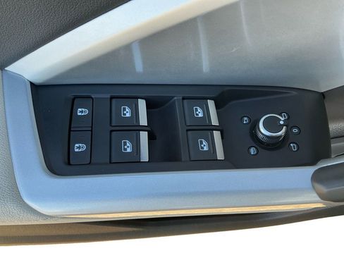 Used 2024 Audi Q3 2.0T Premium image 18