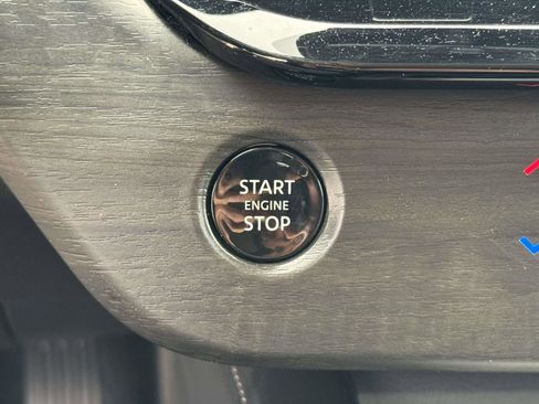 Certified 2025 Nissan Murano SV AWD/4WD image 29