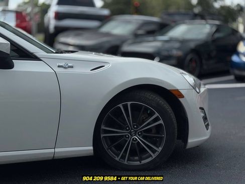 Used 2015 Scion FR-S RWD image 8