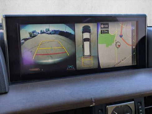 Used 2017 Lexus LX 570 4WD w/ Luxury Package image 14