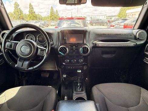 Used 2015 Jeep Wrangler Unlimited Sport w/ Quick Order Package 24S AWD/4WD image 3