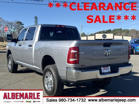 Used 2024 RAM 2500 Tradesman w/ Chrome Appearance Group image 6