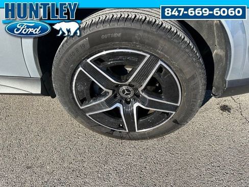 Used 2025 Mercedes-Benz GLC 300 4MATIC w/ AMG Line image 9