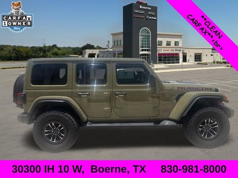 Used 2025 Jeep Wrangler Unlimited Rubicon AWD/4WD image 2