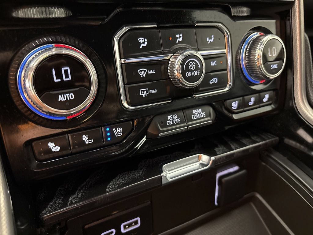 Used 2024 GMC Yukon XL Denali AWD/4WD image 43